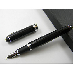 Jinhao X750 Fountain Pen - Medium - Shiny Black