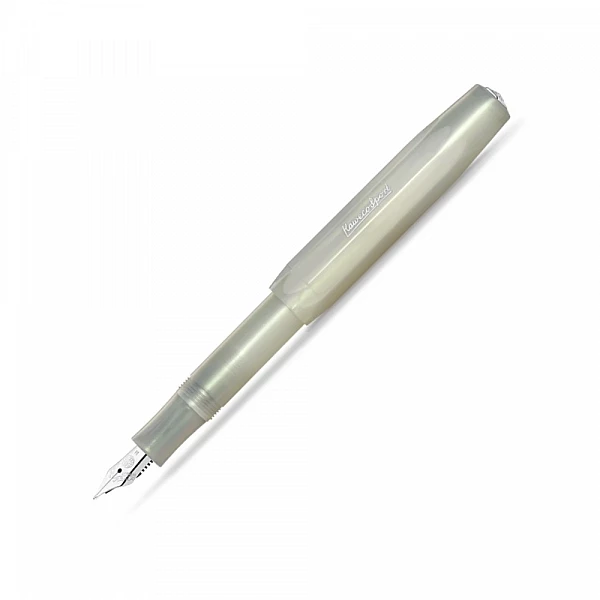 Kaweco Lunar Sport vulpen Light Green met iriserend effect en compacte behuizing